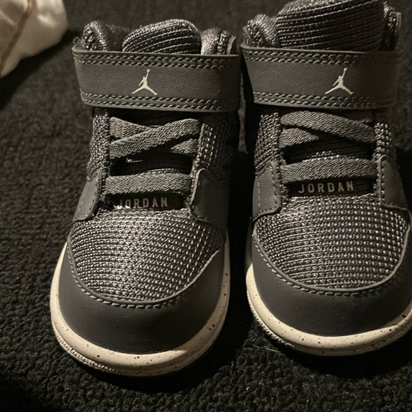 Nike Air Jordan 1 Flight 4 Prem Gray Infant SNEAKERS - Size 4c trending style - Picture 3 of 9